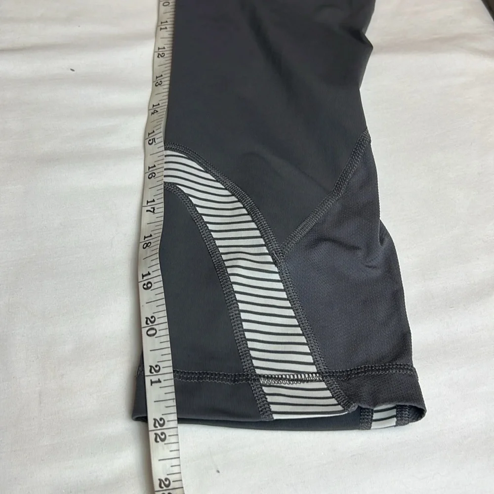 Lululemon Run: Inspire Crop II Soot Light Hyper Stripe Angel Wing grey S